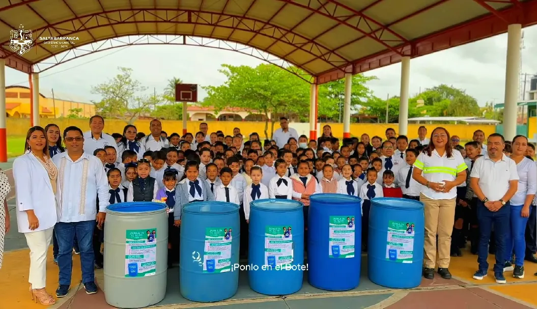 En Saltabarranca Entrega contenedores para basura a escuelas del ...